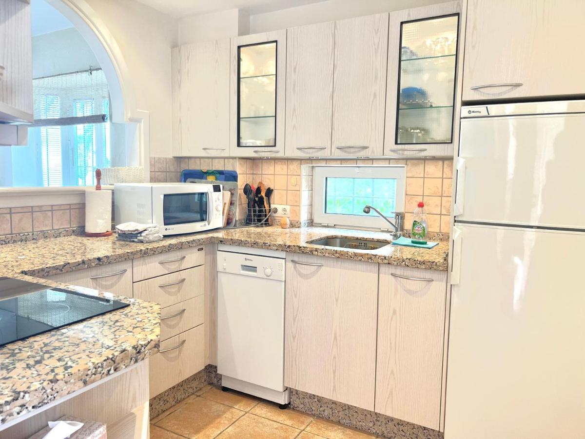 El Faro Fabulous Vacation In A 2 Bedroom Townhouse With 2 Terraces Overlooking The Sea, Suitable For 6 People 3 Swimming Pools Tennis And 200 Mts From The Sea מראה חיצוני תמונה