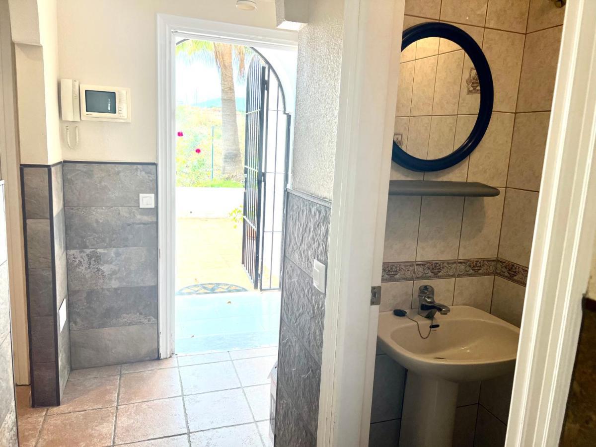 El Faro Fabulous Vacation In A 2 Bedroom Townhouse With 2 Terraces Overlooking The Sea, Suitable For 6 People 3 Swimming Pools Tennis And 200 Mts From The Sea מראה חיצוני תמונה